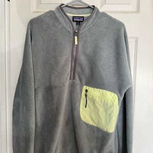 Patagonia Women’s M 1/4 Zip-Up Sweater in Gray and Light Yellow